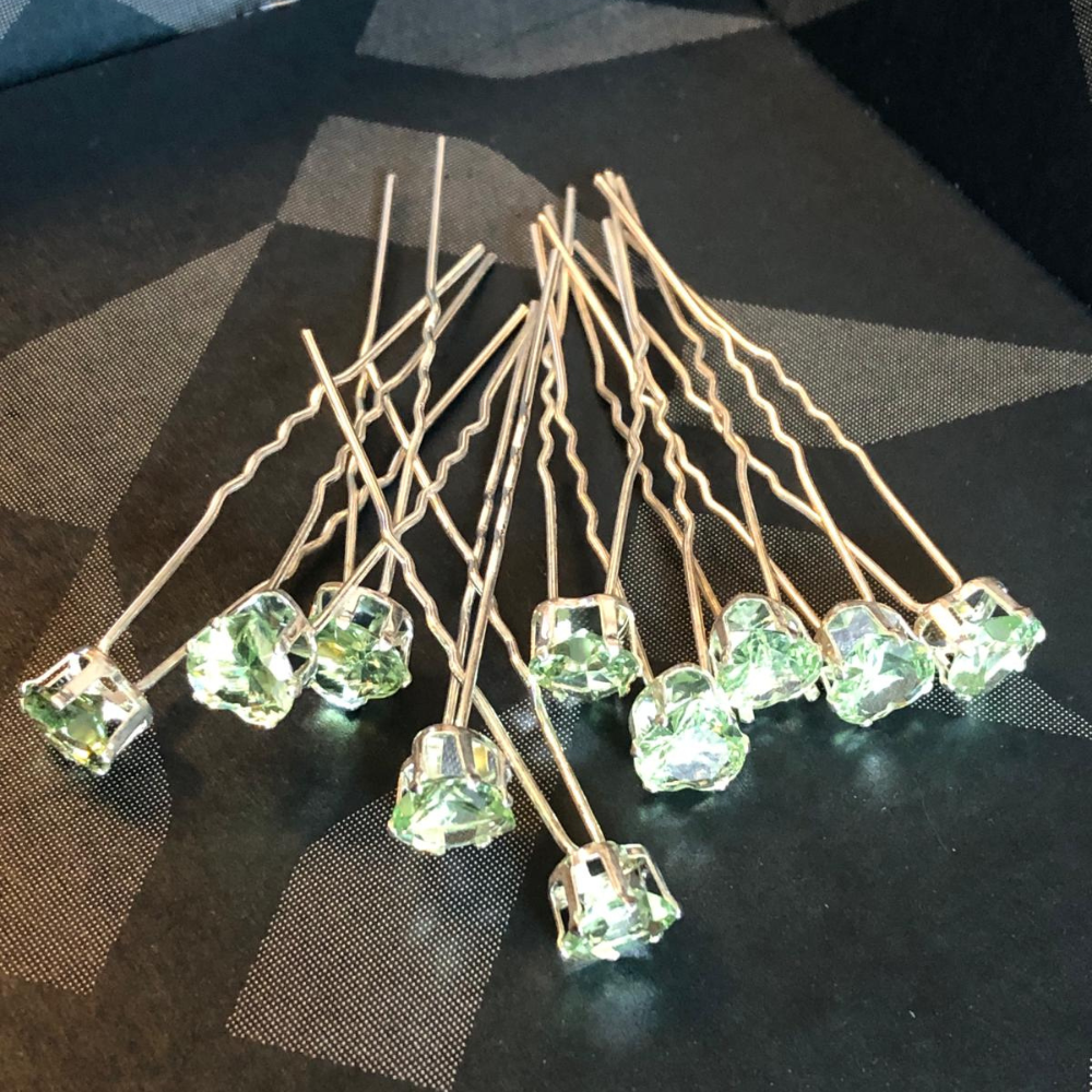 Hair Pin - Light Peridot Heart x 10